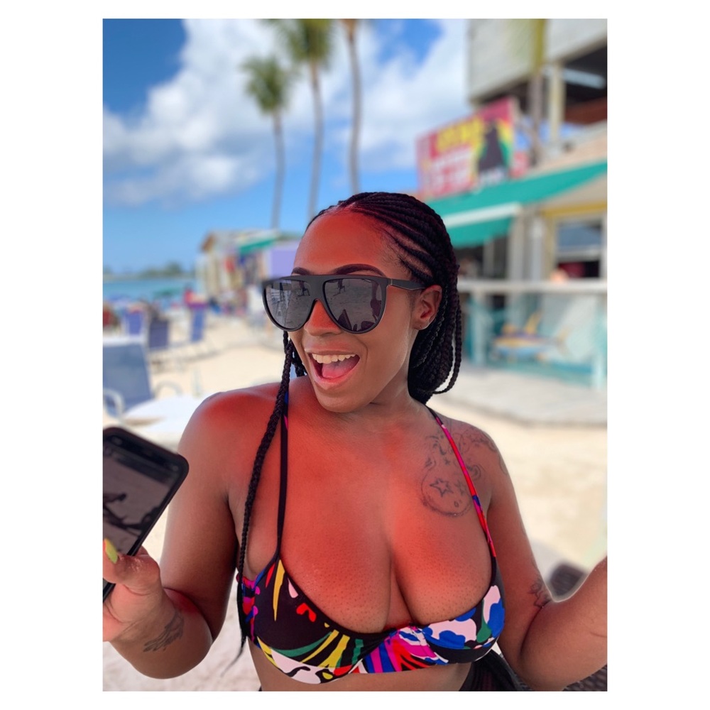 Meet your Posher, Lynetta